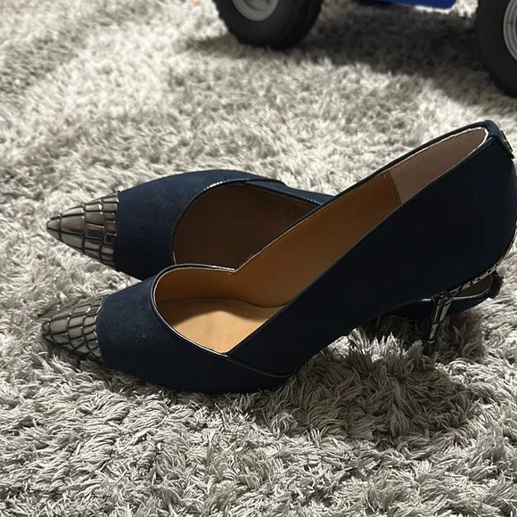 Women's Black Pumps with Silver Accents - Picture 3 of 8